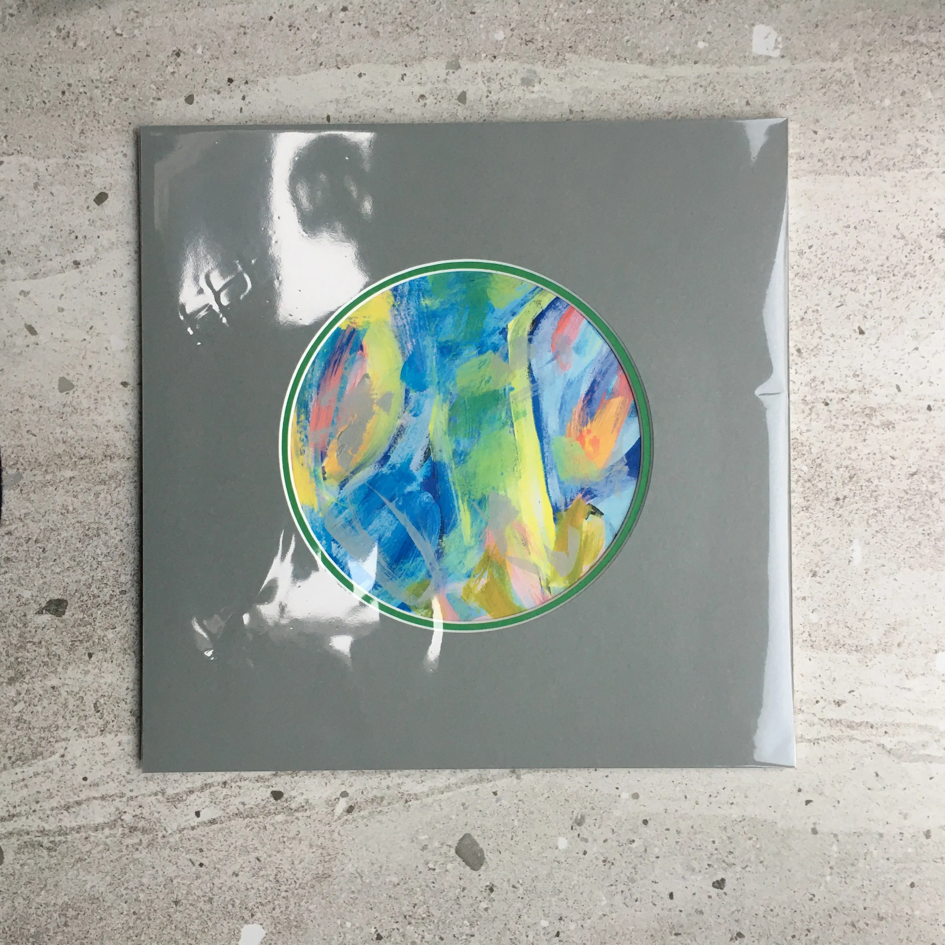 Expressive Abstract Circular Print Green   Grey Mount