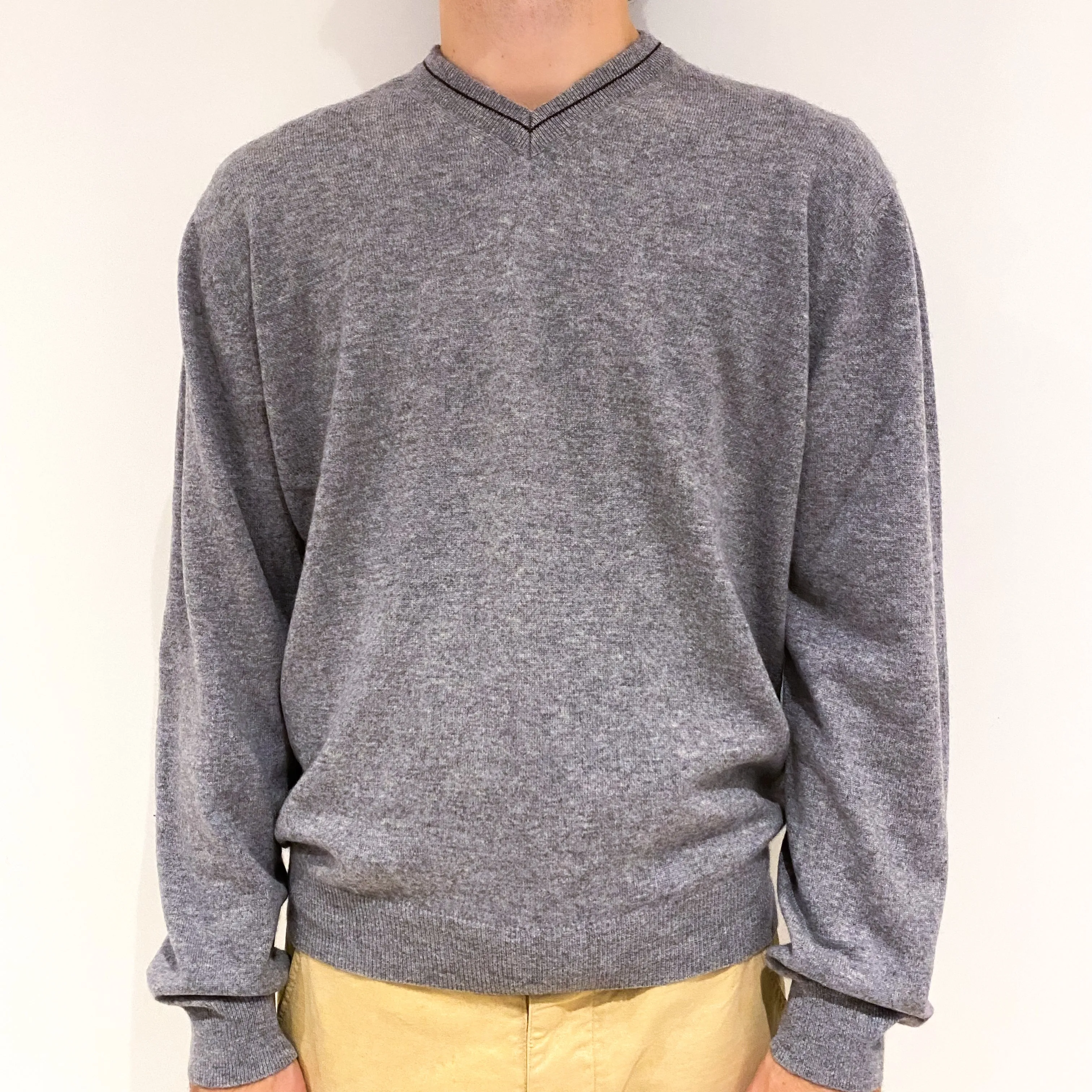 Men's Ash Grey Elbow Patch Cashmere V-Neck Jumper Large