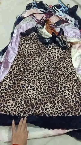 Y2k MIXED TOP WOMEN WEAR 100 PCS